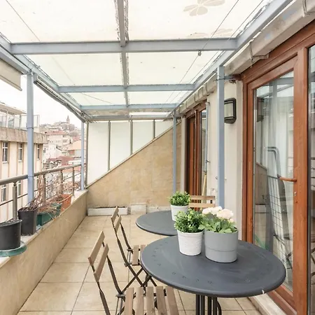 Distinguished Flat 650 M To Galata Tower * Istanbul